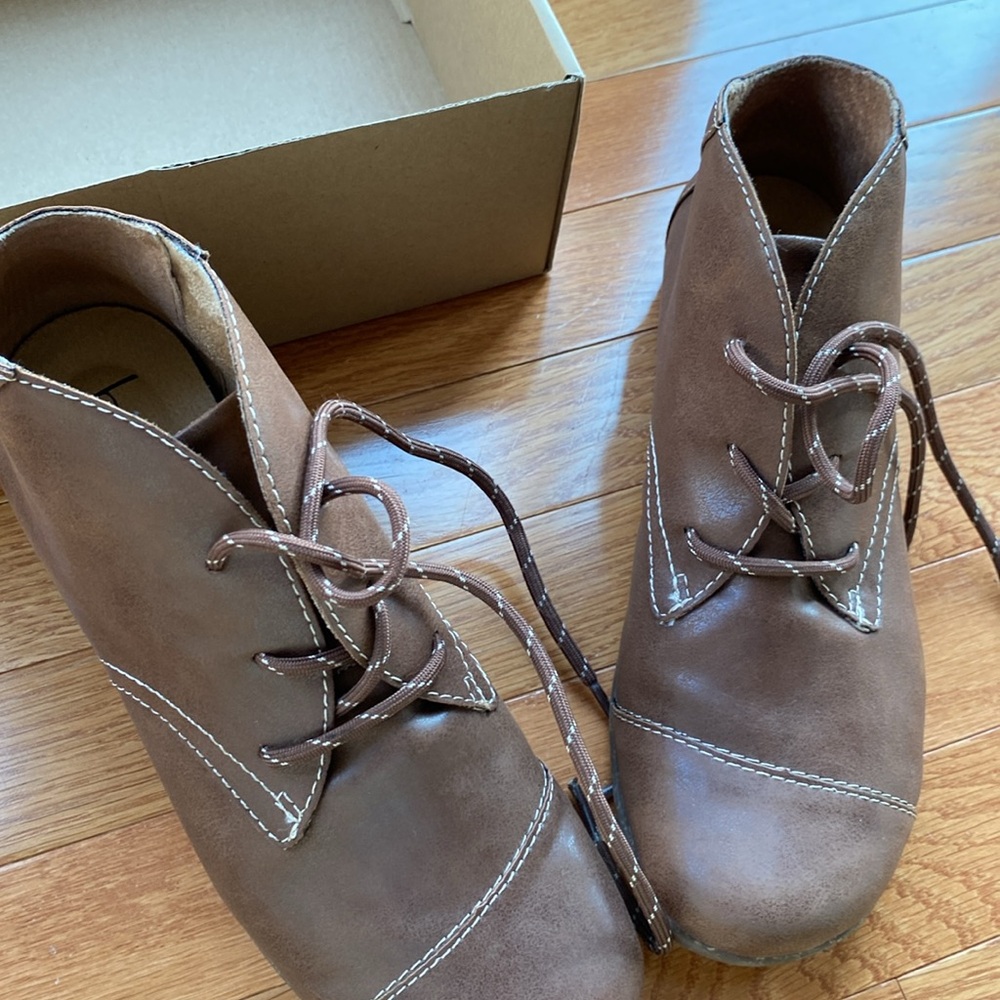 BOC brown boots